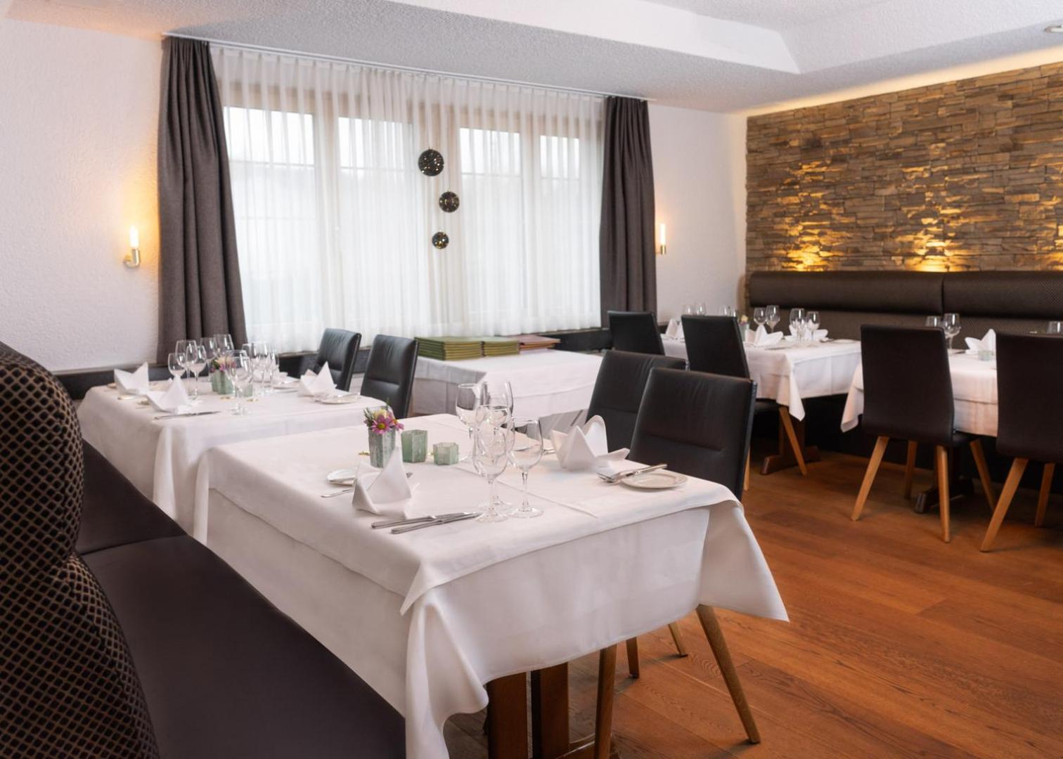 Hotel Restaurant Kreuz Kaiserstuhl Exterior foto