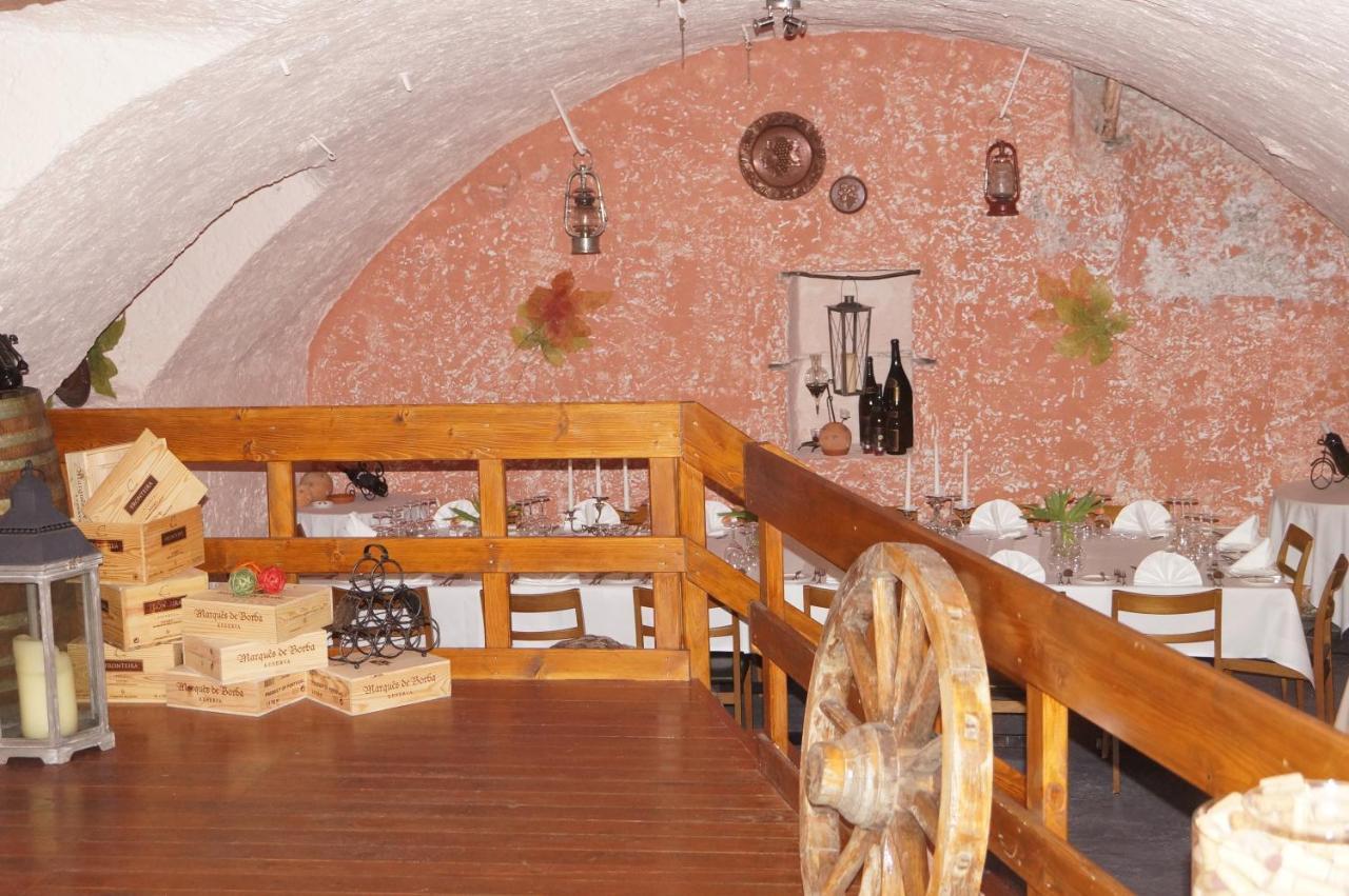 Hotel Restaurant Kreuz Kaiserstuhl Exterior foto